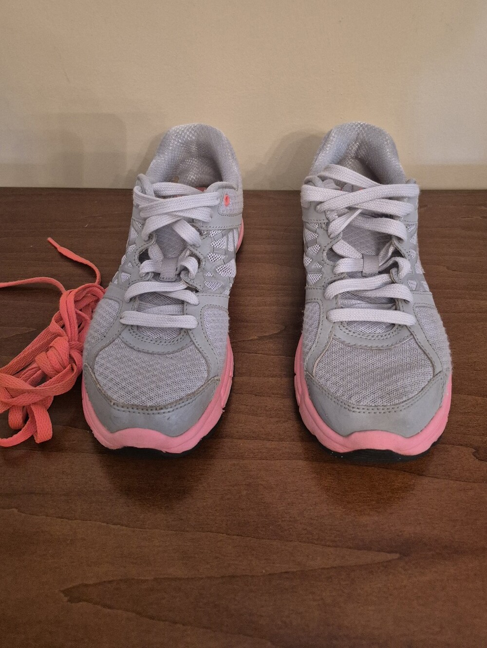 Women's Gray and Pink Lightweight Sneakers